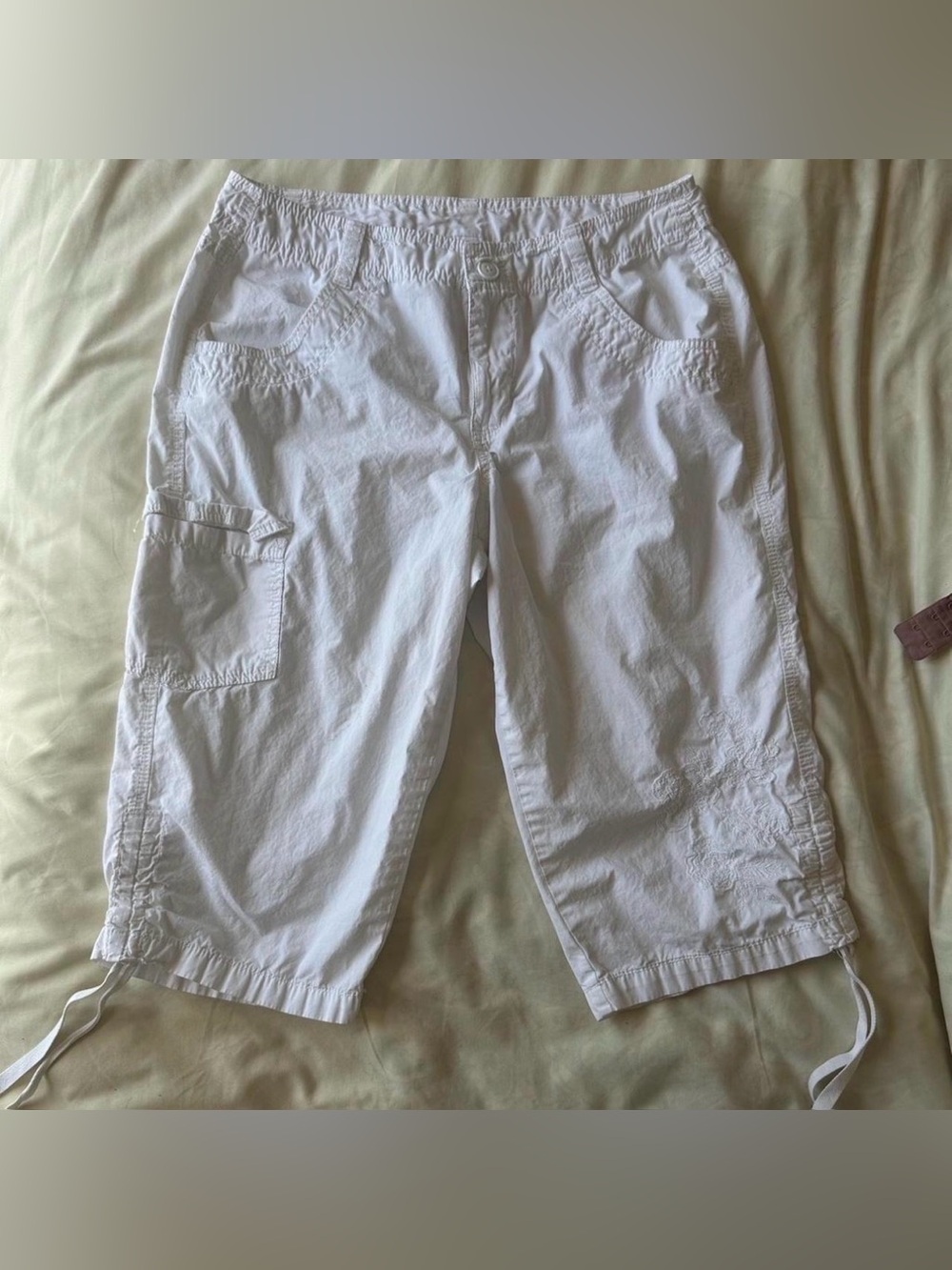 White Floral Embroidered Capris